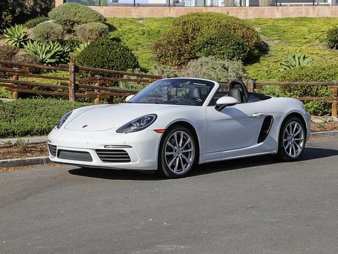 Used 2019 Porsche 718 Boxster image 3