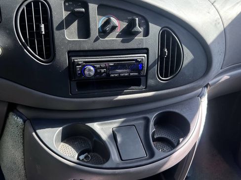 Used 1999 Ford E-150 and Econoline 150 image 12