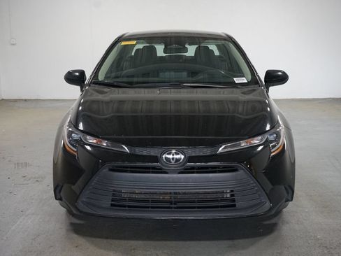 Used 2024 Toyota Corolla LE FWD image 2