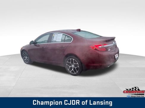 Used 2017 Buick Regal Sport Touring image 3