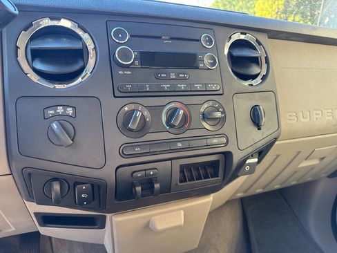 Used 2010 Ford F250 XLT image 19