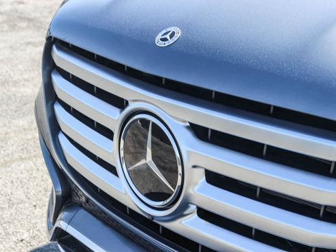 New 2026 Mercedes-Benz GLS 580 4MATIC image 9