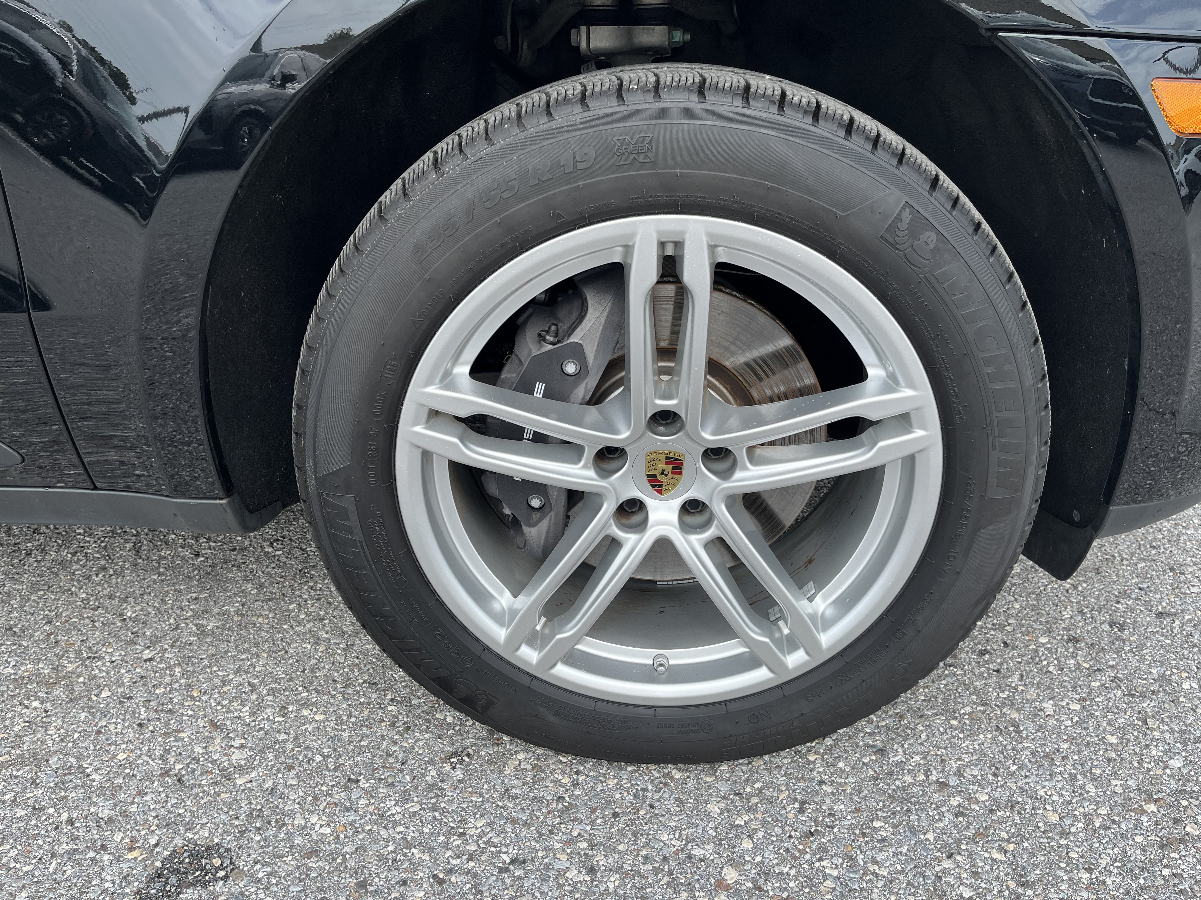 Used 2025 Porsche Macan AWD/4WD image 13