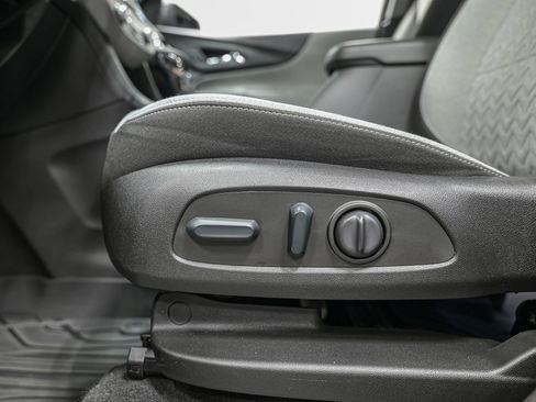 Used 2024 Chevrolet Equinox LS w/ LS Convenience Package image 14