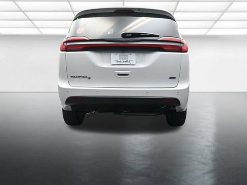 New 2026 Chrysler Pacifica Select w/ S Appearance Package image 23