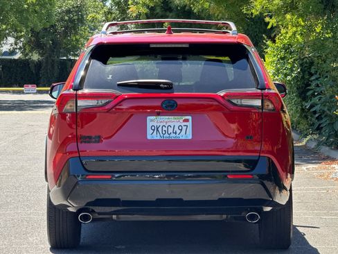 Used 2024 Toyota RAV4 SE w/ Weather & Moonroof Package AWD/4WD image 4