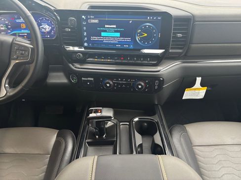 Used 2023 Chevrolet Silverado 1500 ZR2 w/ Technology Package image 3