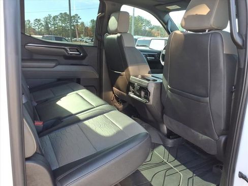 Used 2024 Chevrolet Silverado 1500 ZR2 image 13