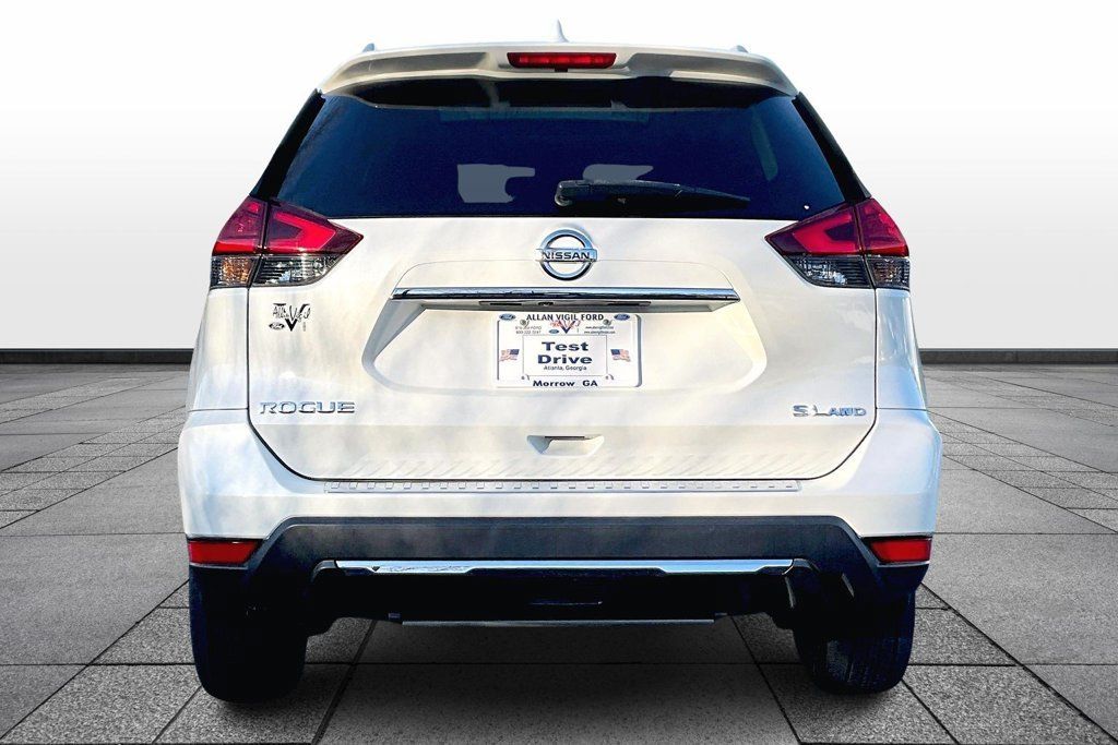 Used 2017 Nissan Rogue SL w/ SL Premium Package AWD/4WD image 4