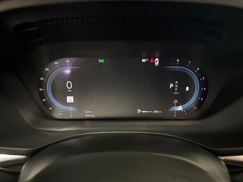 Used 2023 Volvo XC60 B5 Plus image 20