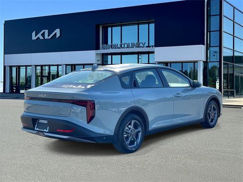 New 2025 Kia K4 LXS image 6
