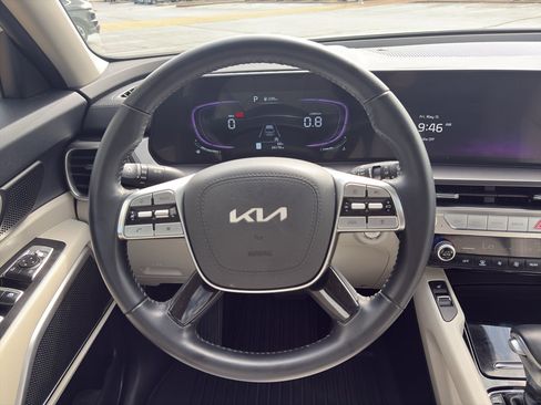 Used 2025 Kia Telluride S FWD image 14