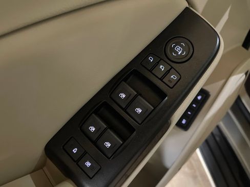 Used 2018 GMC Yukon Denali w/ Open Road Package AWD/4WD image 16