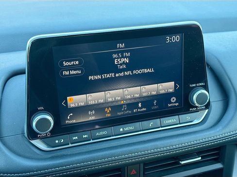 Used 2025 Nissan Rogue SV image 15