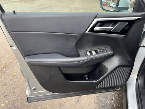 Used 2023 Mitsubishi Outlander SE image 19