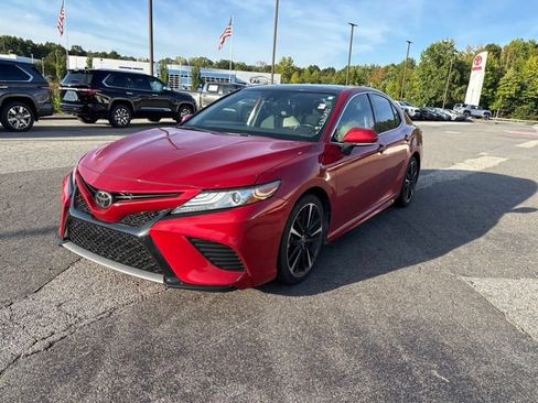 Used 2019 Toyota Camry XSE FWD image 3