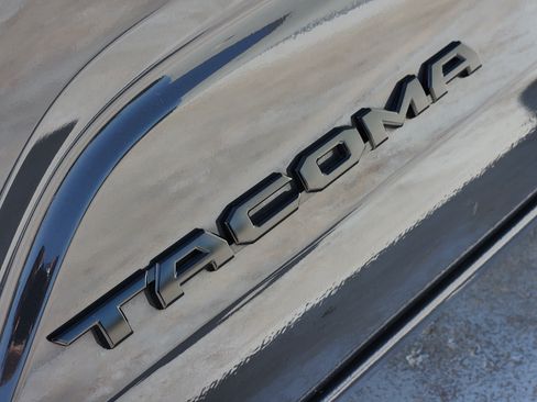 Used 2024 Toyota Tacoma TRD Off-Road AWD/4WD image 12