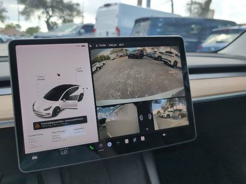 Used 2021 Tesla Model 3 Standard Range Plus image 14