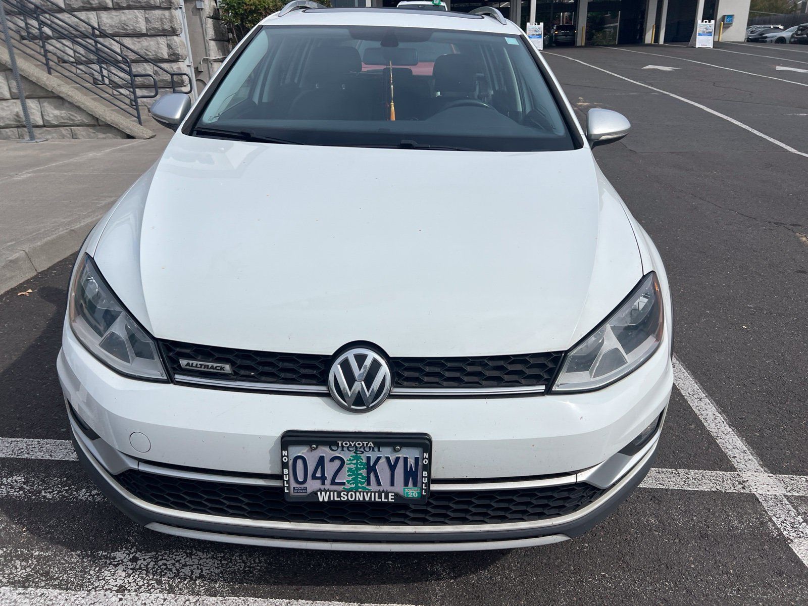 Used 2017 Volkswagen Golf Alltrack SEL AWD/4WD image 2