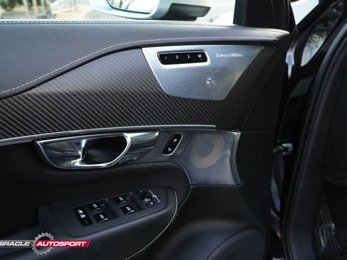 Used 2019 Volvo XC90 T6 R-Design image 16