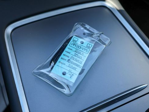 Used 2023 Tesla Model Y Performance image 31