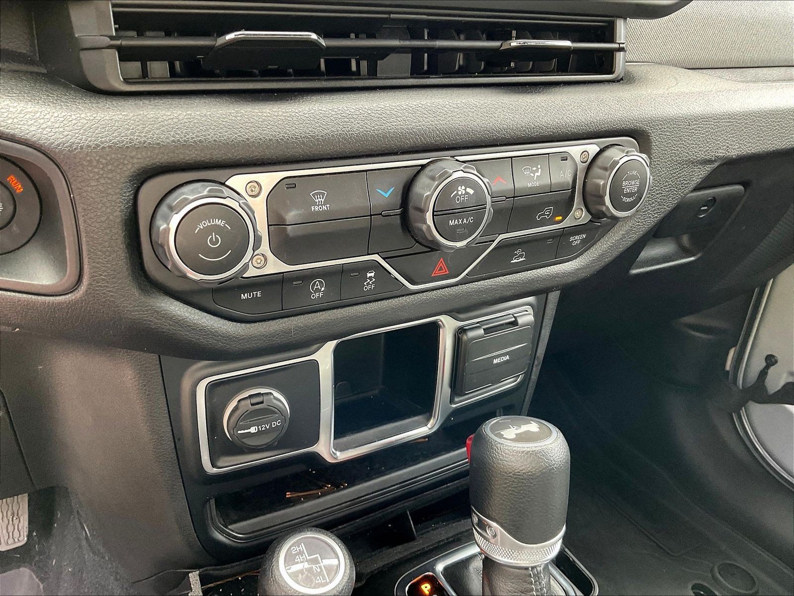 Used 2024 Jeep Wrangler Unlimited Sport AWD/4WD image 15