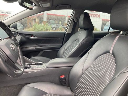 Used 2023 Toyota Camry SE w/ Convenience Package image 10