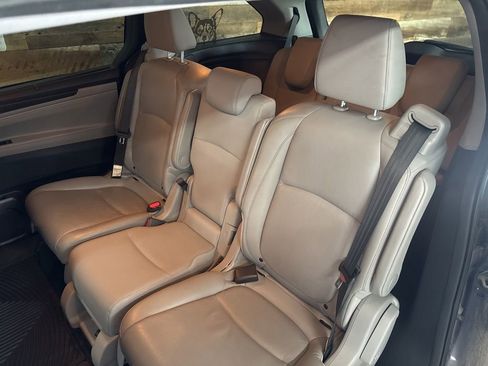 Used 2018 Honda Odyssey EX-L image 11