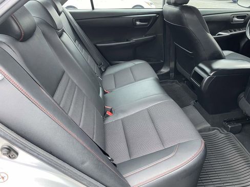 Used 2016 Toyota Camry SE image 41
