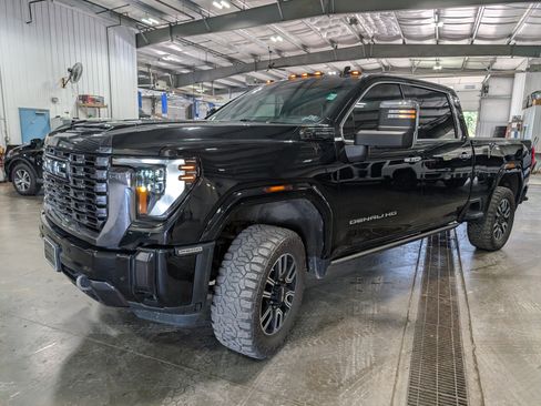 Used 2024 GMC Sierra 2500 Denali Ultimate AWD/4WD image 6