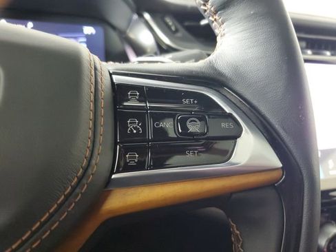 Used 2023 Jeep Grand Cherokee L Summit AWD/4WD image 27