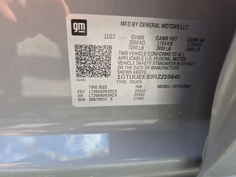 Used 2024 GMC Sierra 1500 AT4 w/ Technology Package AWD/4WD image 37