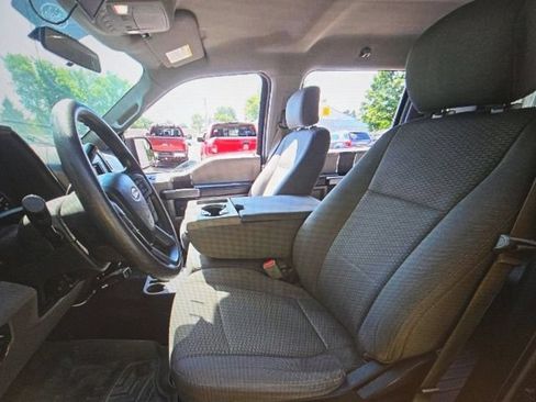 Used 2017 Ford F150 XLT AWD/4WD image 5