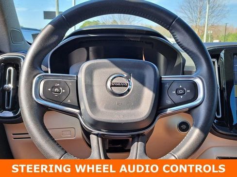 Used 2019 Volvo XC40 T5 Momentum image 10