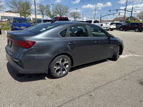 Certified 2019 Kia Forte LXS image 5