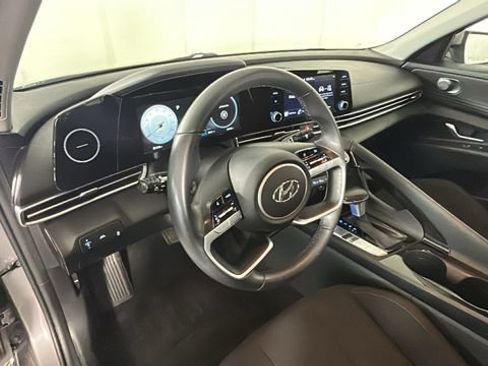 Certified 2022 Hyundai Elantra SEL w/ Convenience Package FWD image 13