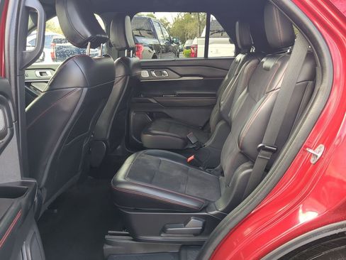 Certified 2025 Ford Explorer ST image 14