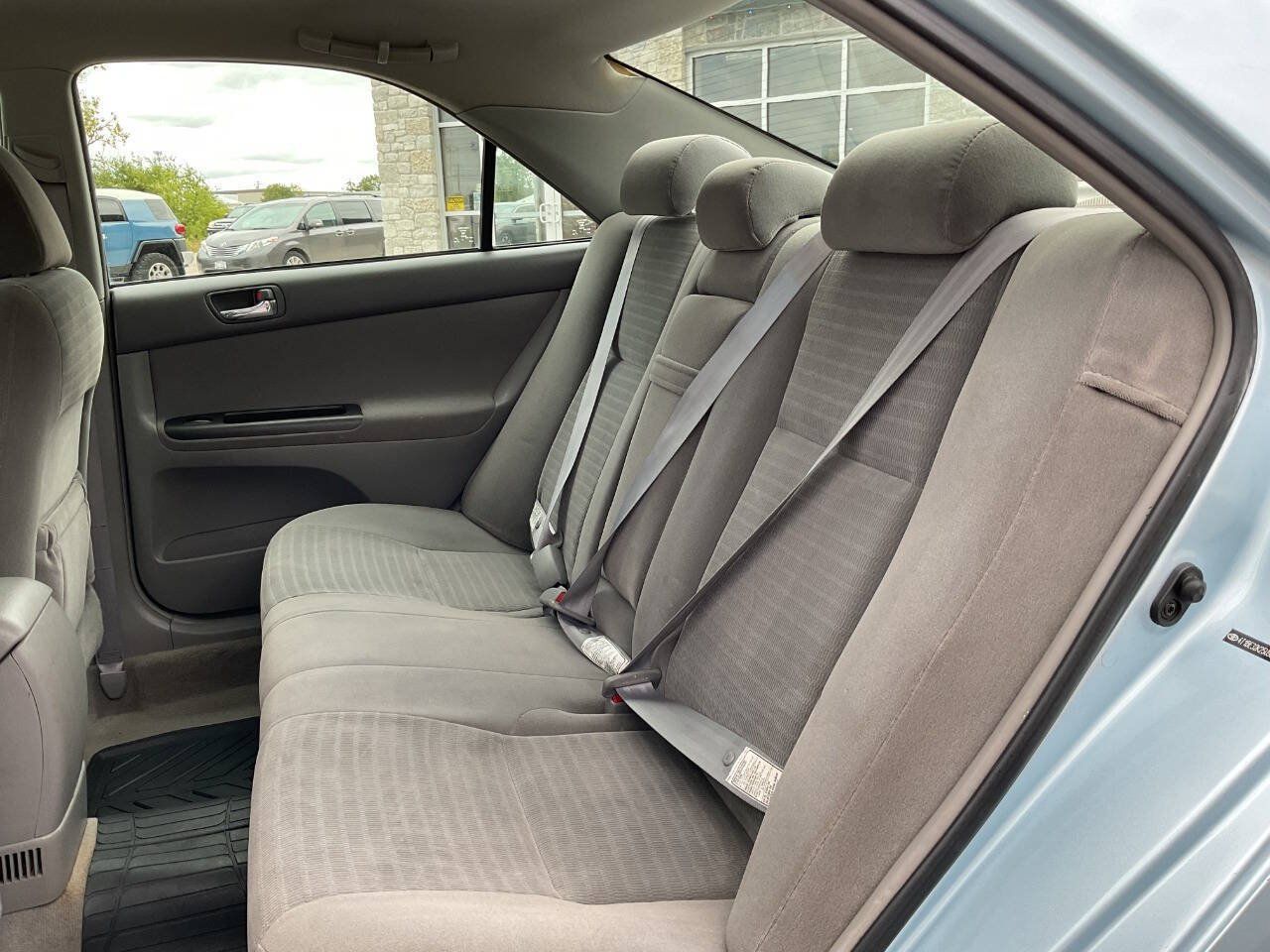 Used 2005 Toyota Camry FWD image 25