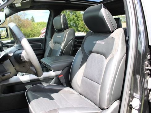Used 2025 RAM 1500 Laramie w/ Night Edition AWD/4WD image 15