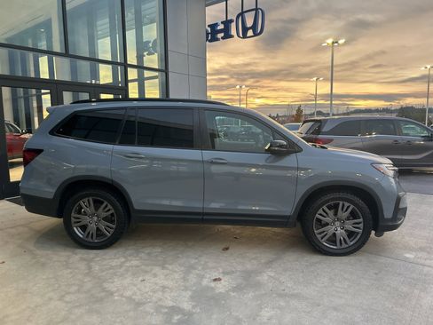 Used 2022 Honda Pilot Sport image 4