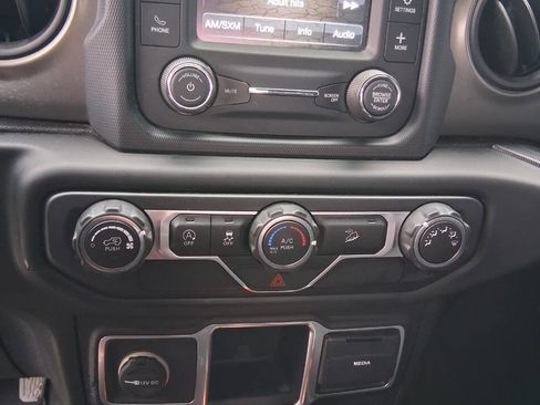 Used 2018 Jeep Wrangler Unlimited Sport image 16