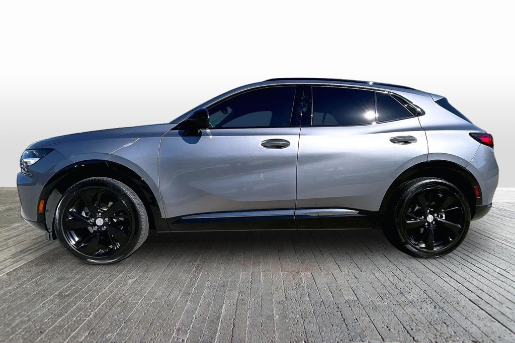 Used 2021 Buick Envision Essence w/ Technology Package I AWD/4WD image 4