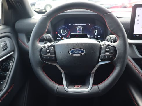 Used 2025 Ford Explorer ST AWD/4WD image 16