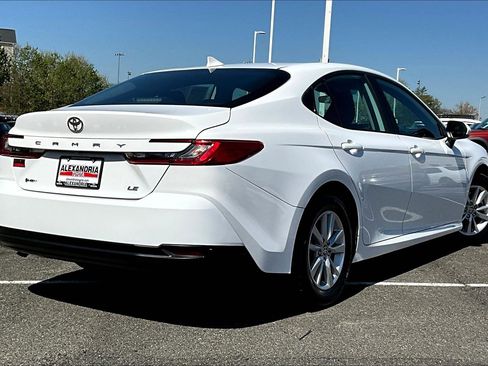 Used 2025 Toyota Camry LE image 12