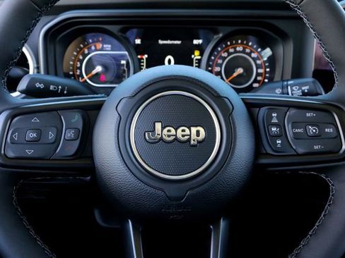 New 2026 Jeep Gladiator Sport AWD/4WD image 11