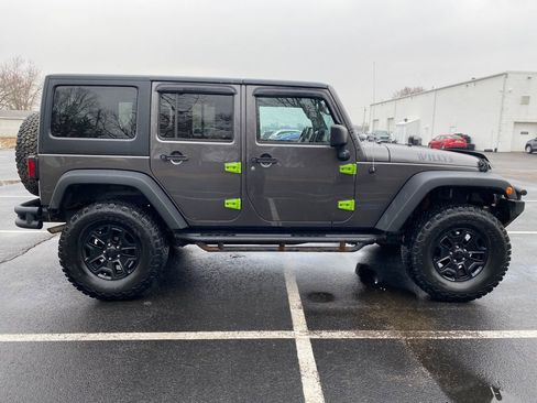 Used 2017 Jeep Wrangler Unlimited Sport image 8