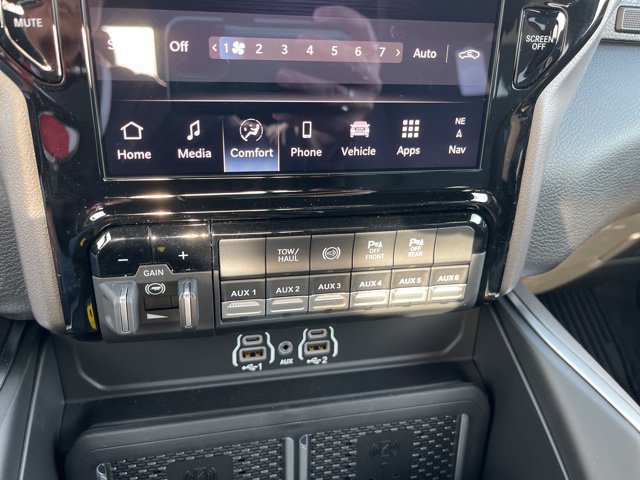 New 2026 RAM 3500 Big Horn AWD/4WD image 27