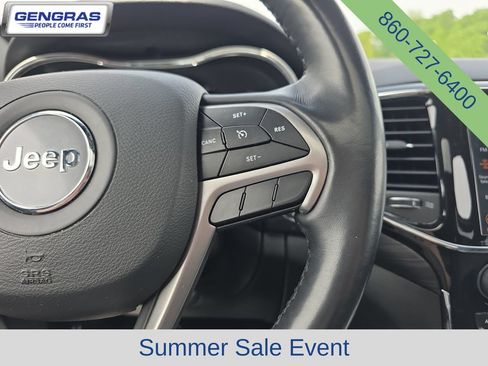 Used 2022 Jeep Grand Cherokee Laredo X AWD/4WD image 29