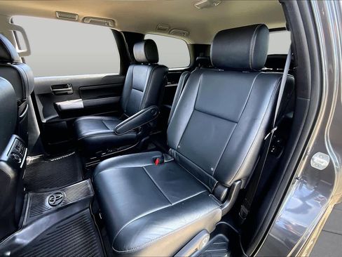 Used 2018 Toyota Sequoia TRD Sport AWD/4WD image 20