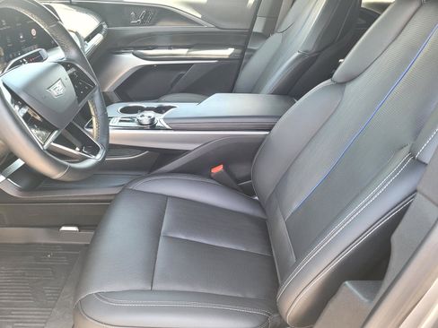 Certified 2025 Cadillac Lyriq Luxury w/ LPO, Floor Liner Package AWD/4WD image 16